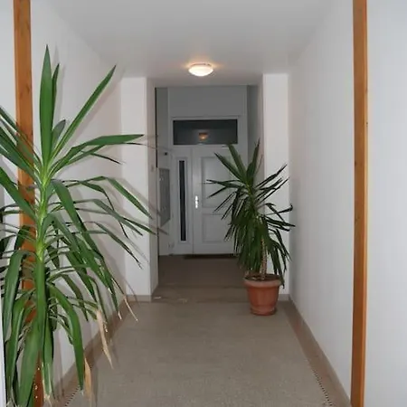 2 Pieces 30m2 Et Balcon Vue Montagne Saint Paul Wifi Location A La Semaine Du Samedi Au Samedi *