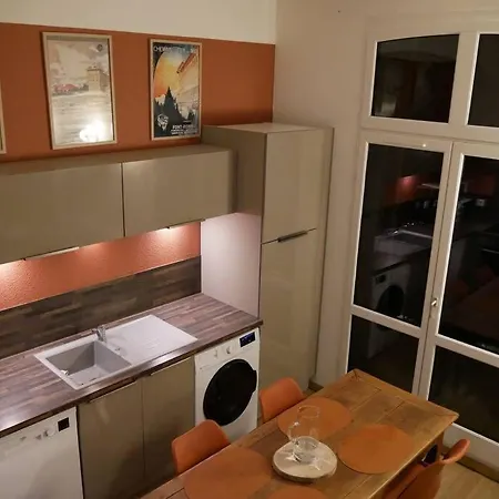 2 Pieces 30m2 Et Balcon Vue Montagne Saint Paul Wifi Location A La Semaine Du Samedi Au Samedi Appartement *